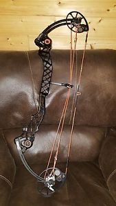 2015 MATHEWS CHILL X PRO  28.5"  RH  60# - 70# Black Out