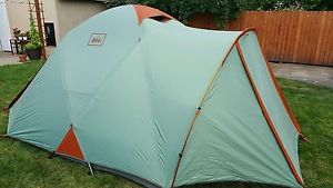 REI Basecamp 4 Person Tent - 3 Season - Rainfly, poles, stakes, stuff sack