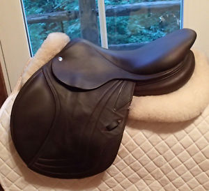 17" CWD Saddle - Full Buffalo - 2011 - SE01 - 1L Flaps - 4.25" dot to dot