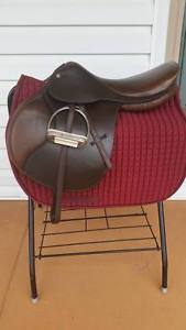 17" Pariani Selleria Milano Close contact Jumping Saddle