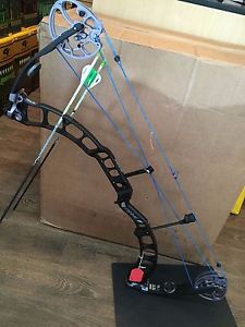 Prime Rival 29" 50-60lb Black w/ Blue String/Cables