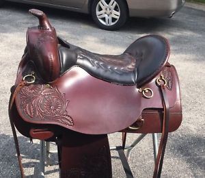 Reinsman saddle  17"