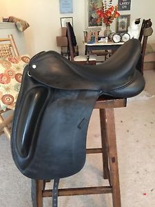 Gorgeous Custom Wolfgang Omni Monoflap Dressage Saddle Size 17.5 Seat, 16" Flap