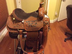 Cactus team roping saddle