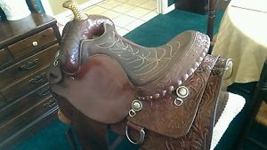 Cleburne reining saddle