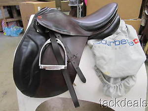 Courbette Vision All Purpose Saddle 18" Wide Lightly Used w/Fittings