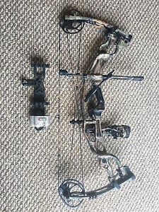 Hoyt Carbon Spyder 30 Bow - Loaded!