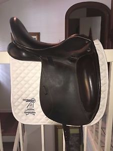 Custom Saddlery Icon Star Dressage Saddle Brown 18" seat w/bling!
