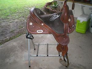 16.5 in Jackie Jatzlau treeless barrel saddle