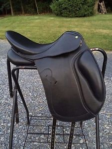 Henri de Rivel Dortmund Dressage Saddle (Flocked) 17.5 W nice leather new!