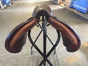 Devoucoux Saddle 18" Medium Tree High Wither Jumping All Purpose Hunter English