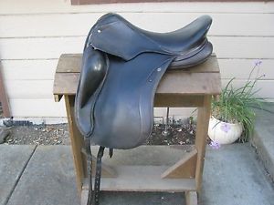 Schleese dressage saddle/ Link model 18"