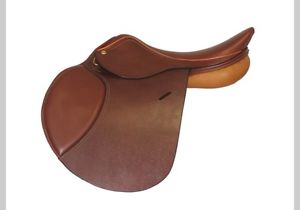 Henri de Rivel Advantage Close Contact Saddle 17.5 W other sizes available nice!