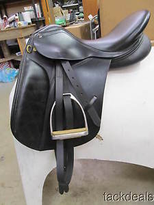 Fusion Dressage Saddle 17" XW Tree Short Flap Lightly Used w/Fittings