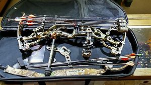 Hoyt carbon spyder 30 compound bow w/ extras carbon case mint max1 camo 2014 RH
