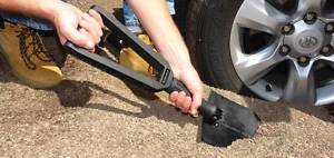 Bushranger Folding Shovel with Bag 73X05/A  tool for all kind of vehicles