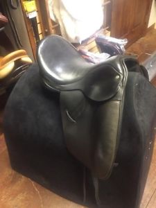Stateline Cambridge Dressage Saddle 16.5" Wide Tree -Gently Used