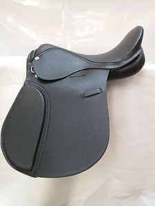 Lazeen All Purpose English Saddle with Adjustable Knee Pads