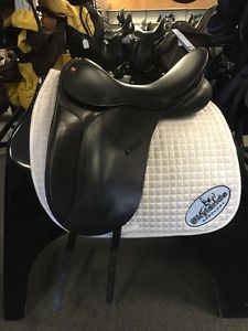 Used Windsor Elite Dressage Saddle - Size 17.5" - Black