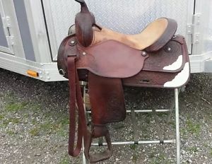 Circle Y Show Saddle 16 inch seat