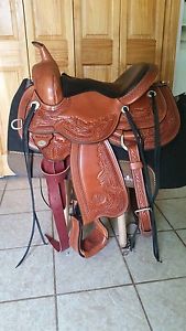 **NEW** 15" Circle Y Julie Goodnight Monarch Saddle R tree- Regular Oil