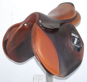 17.5 " CWD SE25 2Gs SADDLE (SO17501) NEW KNEE PADS. VERY GOOD CONDITION !! - DWC