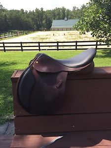 **LIKE NEW**  Black Country Ricochet CC Saddle