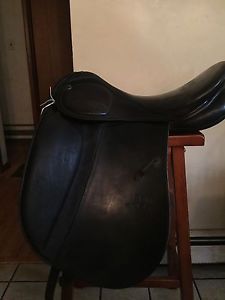 Stubben Scandia DL Dressage Saddle 17.5