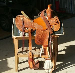 Ranch/Roping saddle 16 inch Hennessey Rodeo Equipment custom