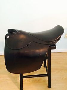 Barnsby & Sons 22" Cutback Show Saddle- MINT