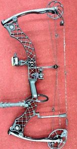 Mathews Heli-m 28" 70# 80% left off Black Riser Tactical Limbs Ready to shoot