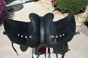 Albion Platinum dressage saddle