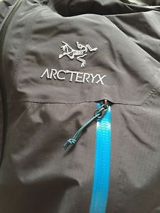 Arc'teryx Arcteryx Gore Tex Waterproof Walking Hiking Jacket. Size Large