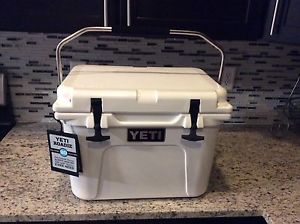 YETI Roadie 20QT White Cooler NEW with tags