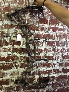 HOYT CARBON SPYDER 60-70# 28.5" RH CAMO