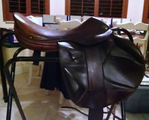 R. Motard French Monoflap Jumping Cross Country English Saddle 17.5" N Devoucoux