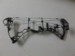 Elite Energy 32 Compound Bow, 29" 60 lbs Kuiu Vias w/ matching quiver; and rest