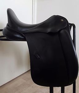 Hennig sofa dressage saddle