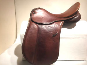 16 1/2" Kieffer Grand Prix International Dressage saddle (A124)