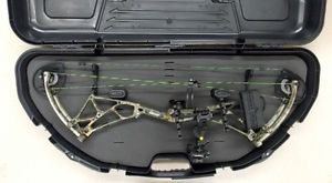 2015 BEAR ARCHERY ARENA 34, REALTREE XTRA GREEN CAMO, RIGHT HANDED (GR1026609)