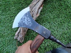 Axt High Carbon Stahl mit Scheide handgeschmiedet Wikinger mit Hand geschnitzt