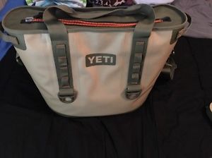 Brand new Yeti Hopper 30 With Sidekick