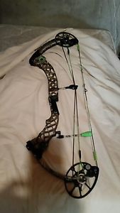 Mathews chill r,  rh , 70lb , 29 "draw , with rock mods , lost camo