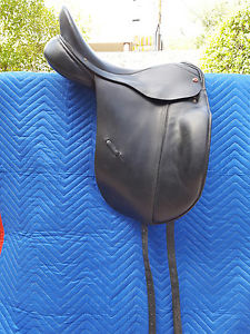 ALBION SLK 18 inch M black dressage saddle