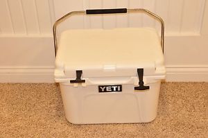 Yeti Roadie 20 Quart White Cooler