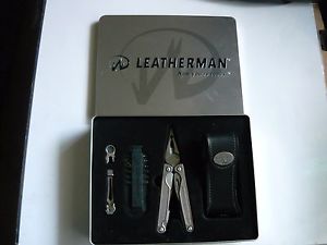 Leatherman-Charge-TTi-19-in-1-Locking-Multi-Tool-w-Leather-Sheath