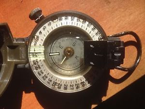 IDF  Israel Defense Forces Magnetic Prismatic Compass with Original Pouch