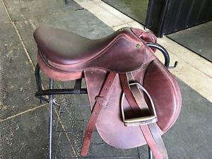 Henri De Rivel  RTF (Rotate to fit) Pro saddle- 17 inch seat