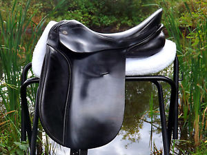 KN Karl Niedersuss "Symphonie " Black Dressage Saddle  17 Inch