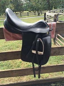 Prestige Dressage saddle D2000 18'' and 31cm gullet